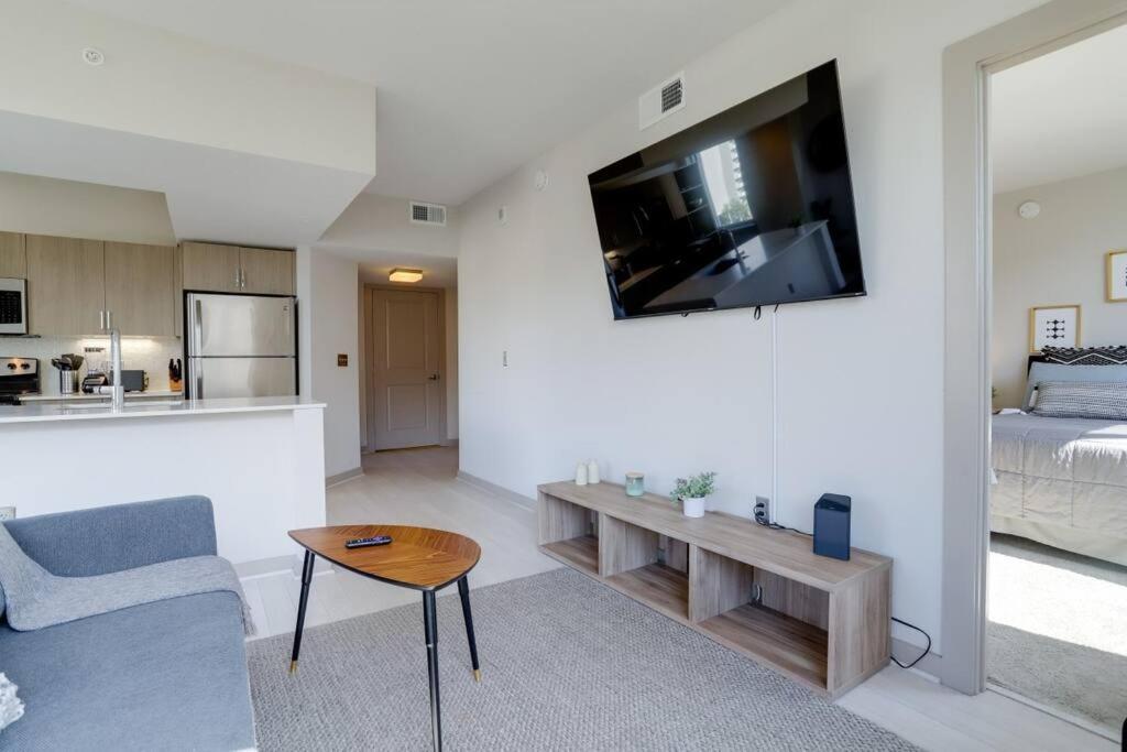 Amazing 2Br Apartment At Crystal City Arlington Extérieur photo