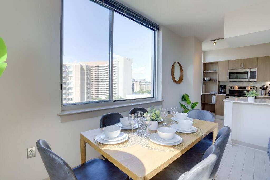 Amazing 2Br Apartment At Crystal City Arlington Extérieur photo