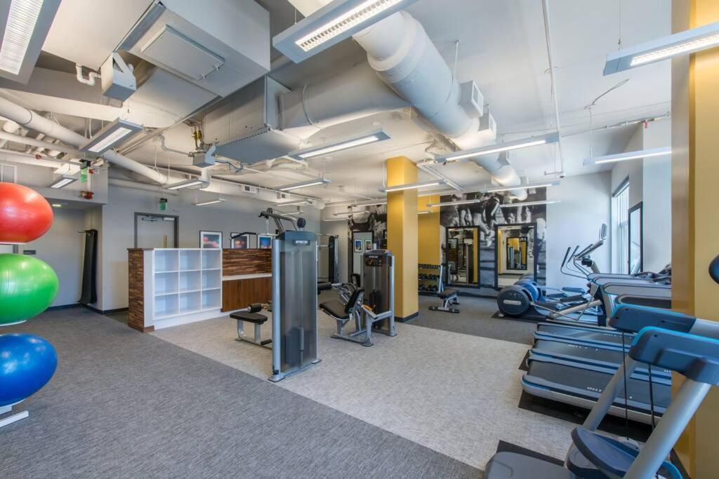 Amazing 2Br Apartment At Crystal City Arlington Extérieur photo