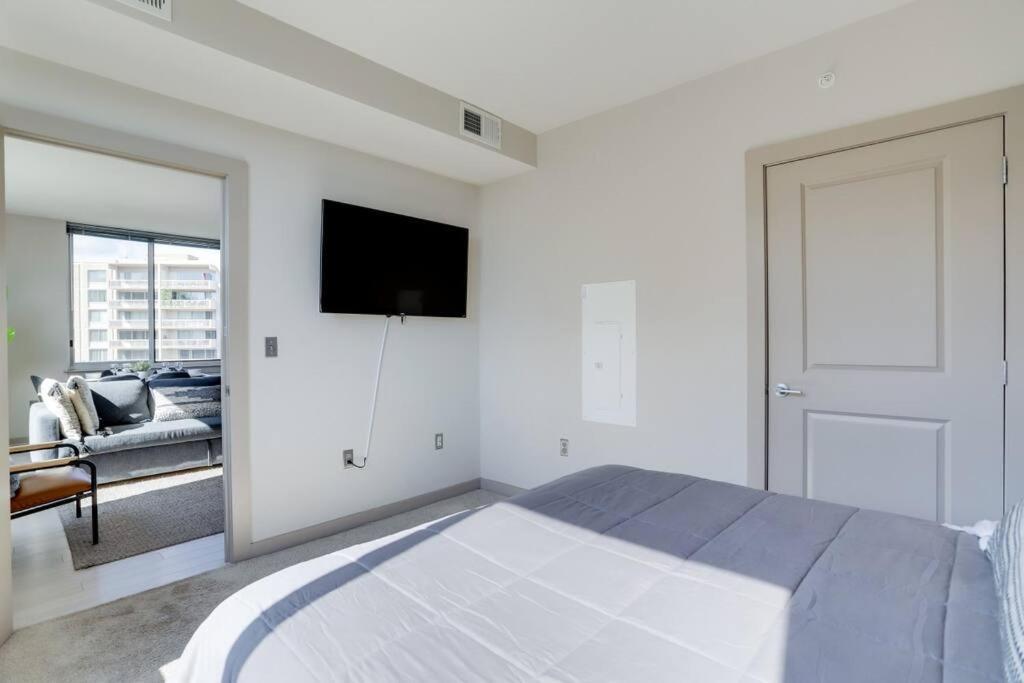 Amazing 2Br Apartment At Crystal City Arlington Extérieur photo