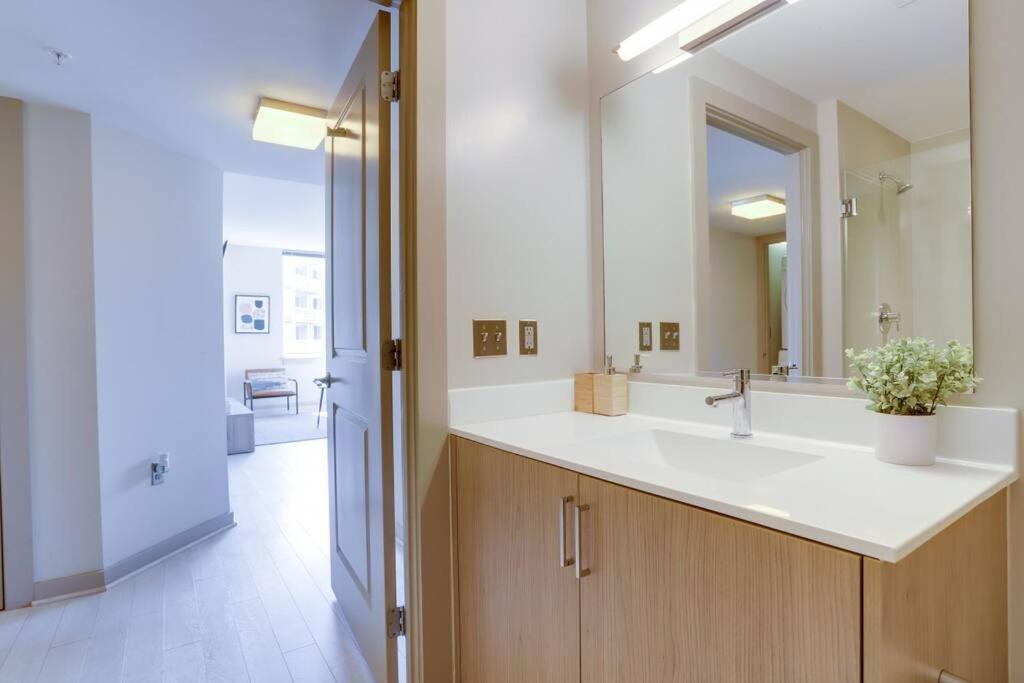 Amazing 2Br Apartment At Crystal City Arlington Extérieur photo