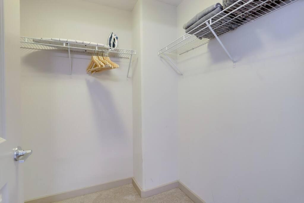 Amazing 2Br Apartment At Crystal City Arlington Extérieur photo